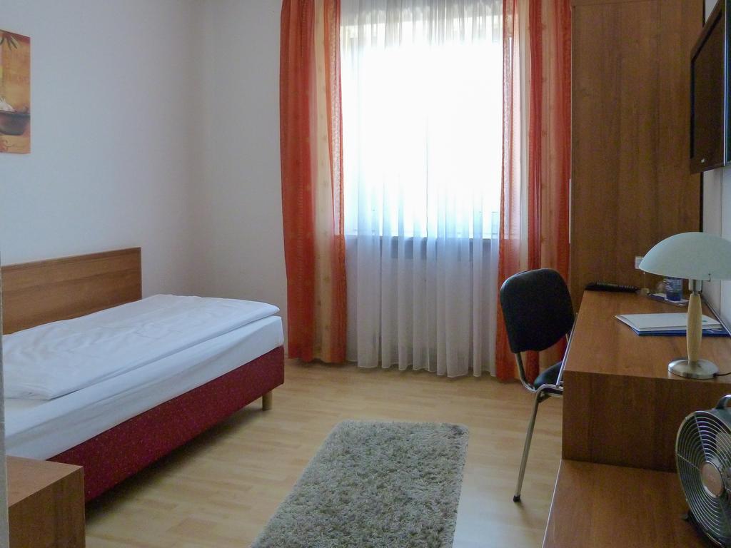 City Hotel Waldkraiburg Esterno foto