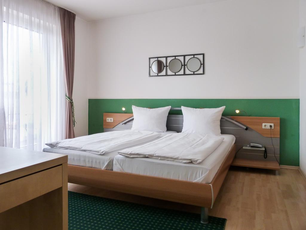 City Hotel Waldkraiburg Esterno foto
